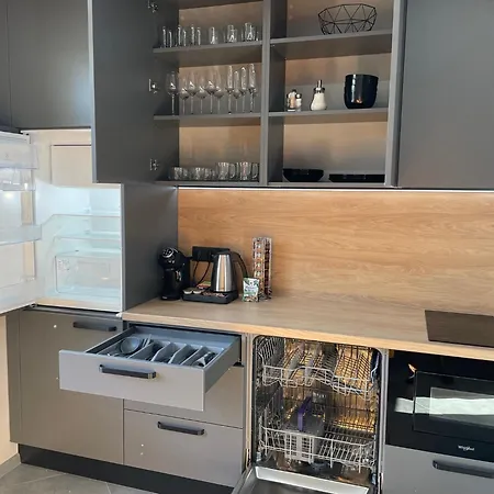 Brivibas - South / North, Free Privat Parking, Free Wifi, Self Check-in Appartement