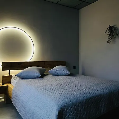 Brivibas - South / North, Free Privat Parking, Free Wifi, Self Check-in Διαμέρισμα
