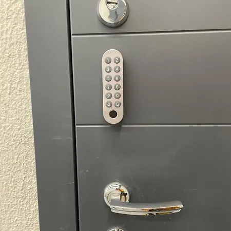 Brivibas - South / North, Free Privat Parking, Free Wifi, Self Check-in Διαμέρισμα Ρίγα