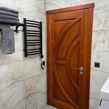 Brivibas - South / North, Free Privat Parking, Free Wifi, Self Check-in 里加