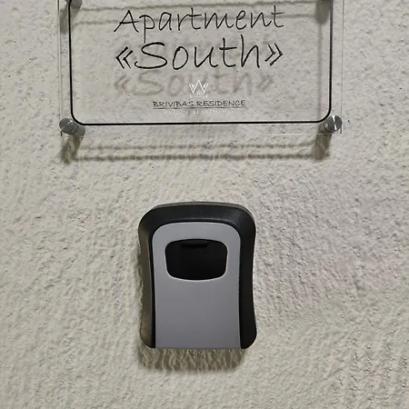 Brivibas - South / North, Free Privat Parking, Free Wifi, Self Check-in *