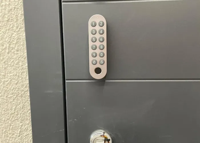 Brivibas - South / North, Free Privat Parking, Free Wifi, Self Check-in Апартаменты Рига