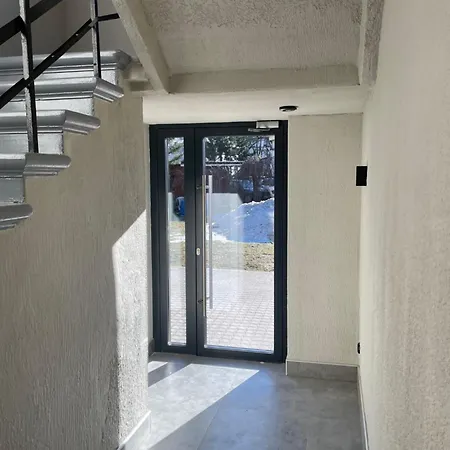 Апартаменти Brivibas - South / North, Free Privat Parking, Free Wifi, Self Check-in Рига