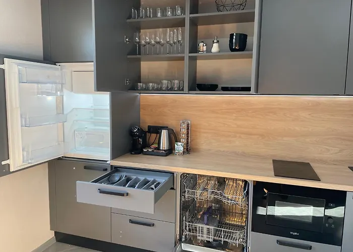 Brivibas - South / North, Free Privat Parking, Free Wifi, Self Check-in Apartamento