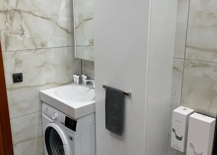 Brivibas - South / North, Free Privat Parking, Free Wifi, Self Check-in *