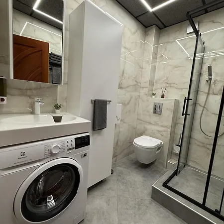 Brivibas - South / North, Free Privat Parking, Free Wifi, Self Check-in
