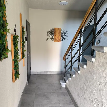 Brivibas - South / North, Free Privat Parking, Free Wifi, Self Check-in アパート *